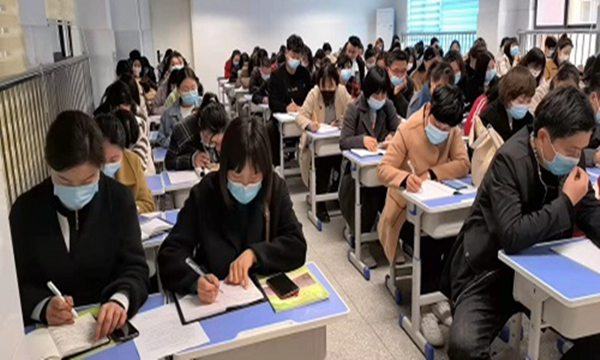 梁园区锦绣路小学：强化使命担当 争做“四有”好老师