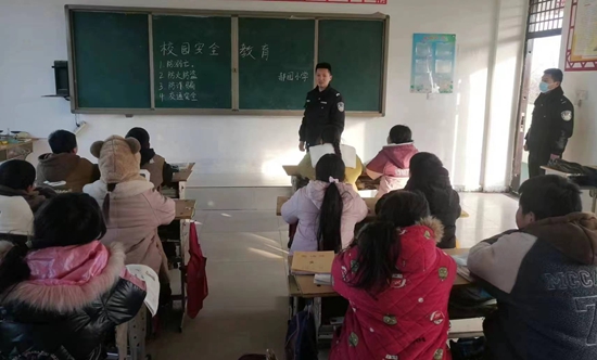 淮滨公安：法治宣传进校园 护航青春助成长