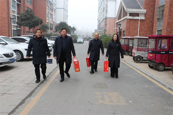 前行不忘耕耘人 薪火相传系桑榆——商丘市第二实验小学开展慰问退休教职工活动