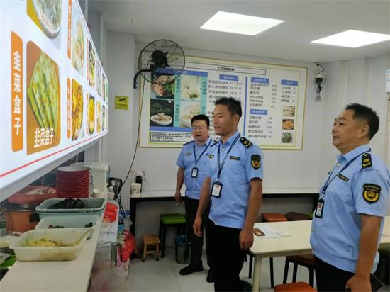 唐河县桐寨铺镇：联合执法确保食品安全，优化营商环境